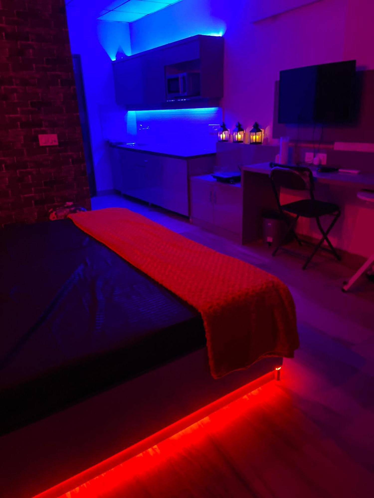 Kinky Dark Rooms Greater Noida Eksteriør bilde